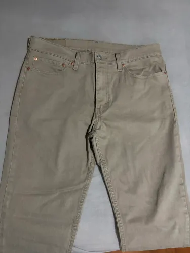 Calça Levi?s 511 masculina tamanho 44?