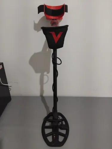 Detector de Metais Vanquish 440