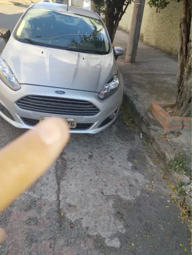 Ford Fiesta 1.6 16V Flex Aut. 5P 2015