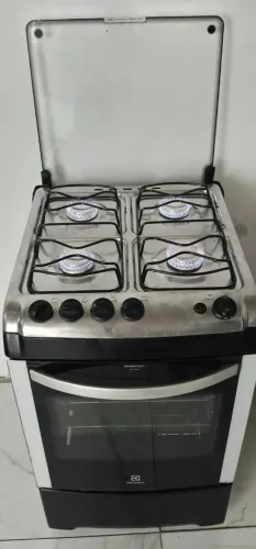 Fogão eletrolux funcionando às 4 bocas e o forno, faço entrega