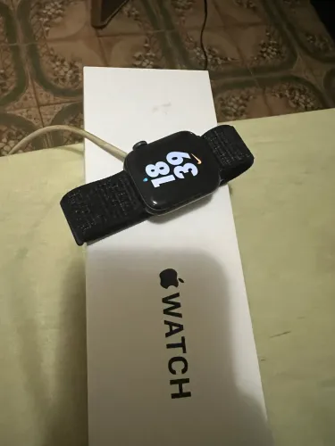 Apple Watch SE 1ª Geração 40mm - Completo na Caixa (Bateria 74%)