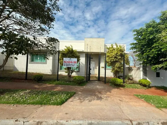 Térrea para aluguel possui 220 metros quadrados com 3 quartos em Jardim Itália II - Maring