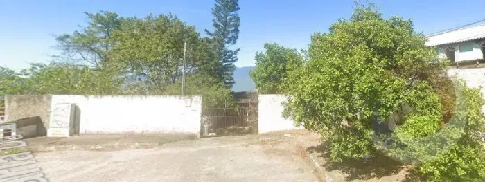 Terreno de 342m² no bairro José Mendes