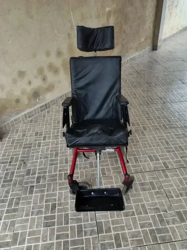 Cadeira de rodas ótima