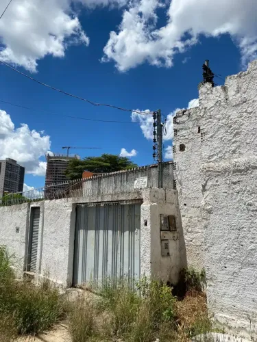 LOTE DE ESQUINA COMERCIAL DE 500 M² NO SETOR PEDRO LUDOVICO ALTO FLUXO, LOCALIZAÇÃO ESTRA