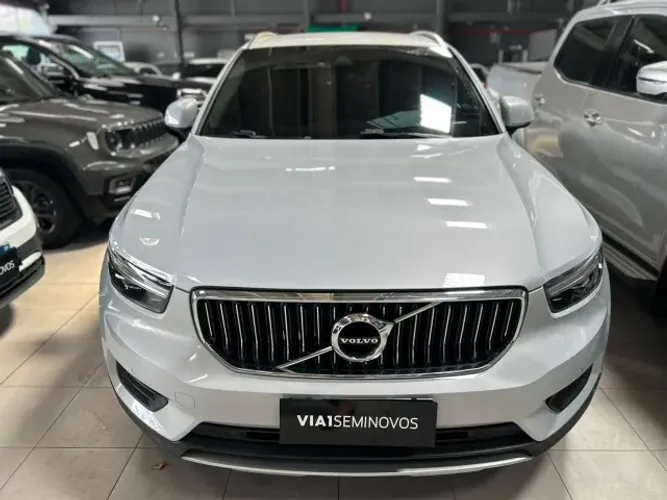 Volvo XC40 XC 40 T-5 Híbrido Momentum 1.5 262cv 2021