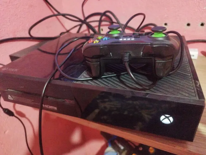 Xbox one FAT esse lente com vários jogos