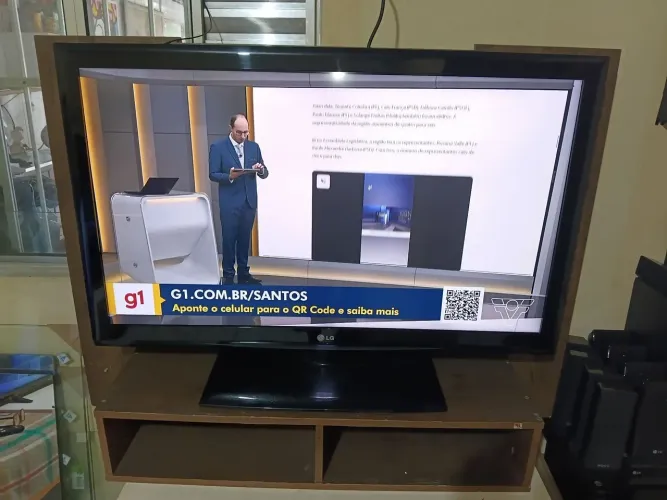 TELEVISÃO  L.G. ISMART 42 POLEGADAS. 1.100,00 REAIS.