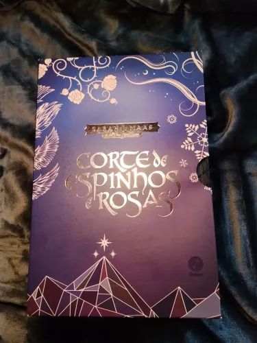 Box ACOTAR com marcadores