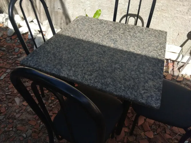 Mesa nova 4 cadeiras