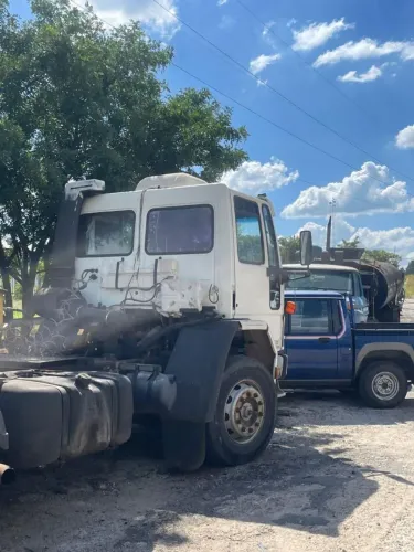 Vendo caminhão ford cargo prancha ano 2.000