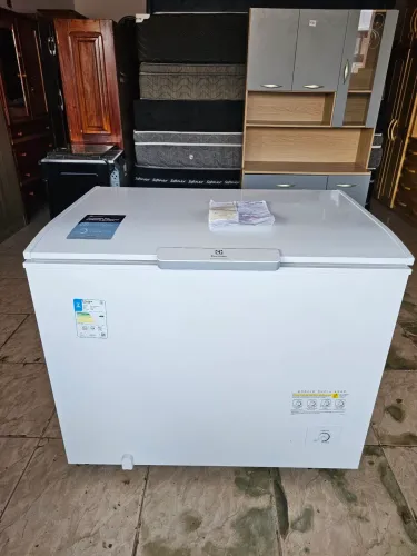 Freezer todo original 414 litros conservado com nota fiscal
