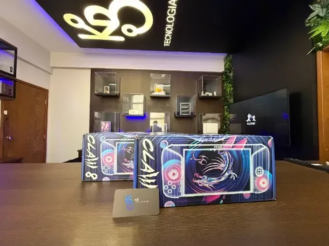MSI Claw 8 AI+ Gamer Portátil NOVO 32GB RAM 1TB SSD - BH Savassi - loja fisica - Console P