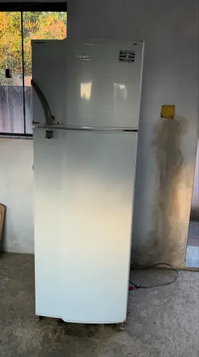 Vende-se geladeira