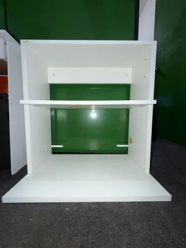 VENDO ESTANTE MULTIUSO BRANCA COM NICHOS