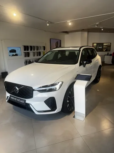 Volvo XC-60 T-8 Ultra Dark 2.0 AWD (híbrido) 2026