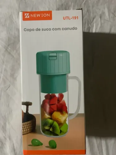 Liquidificador portátil e recarregavel com copo e canudo 