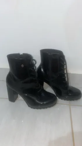 Bota preta