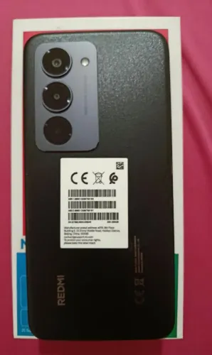 Vendo celular Redmi semi novo,pouco tempo de uso