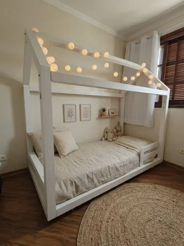 Cama de casinha infantil MDF feito por marceneiro 