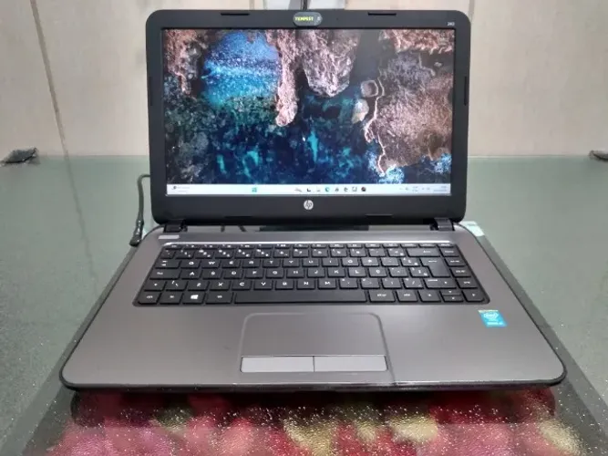 Notebook HP 240 G3, Intel i3 4005U, SSD 256GB+HDD 500GB, 8GB de Memória.