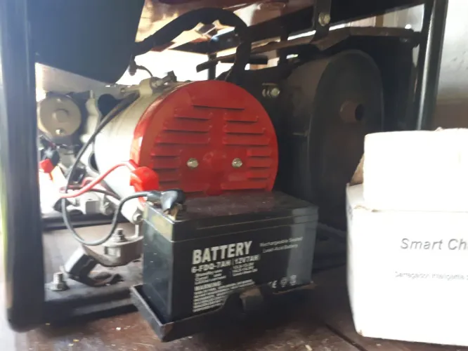 Gerador à gasolina com partida elétrica 3,6 kva 3000 w de potência uma saída 110 outra 220