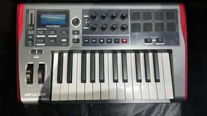 teclado Controlador Novation Impulse 25 Usb 25 Teclas
