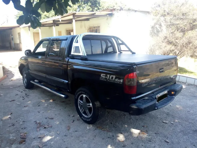 Chevrolet S10 Pick-up Exec. 2.8 4X4 CD TB Int.dies 2005