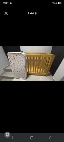 Vendo mini berço dobrável praticamente novo com colchão meu bebê não se adaptou .perfeito 
