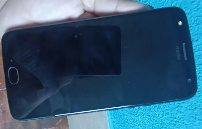 Vendo este celular com defeito