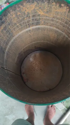 Tambor de metal , já aberto , 200 litros , só 150