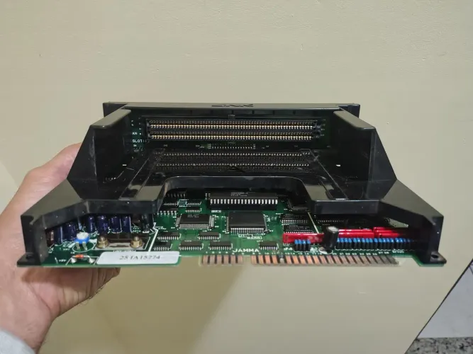 ***Placa Neo Geo MVS MV1FZ com defeito***