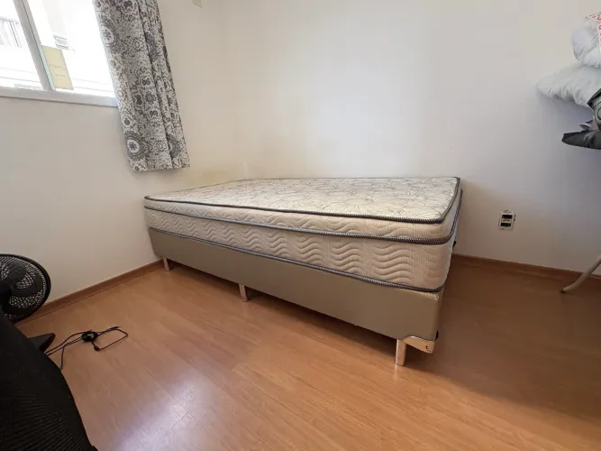 Cama de Solteirão / Solteiro Queen / Cama de Viúvo