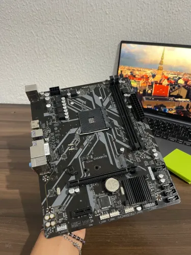Placa MãenAm4 B450M - K Gigabyte - Aceito cartão e Entrego