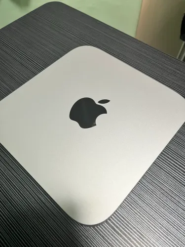 Mac Mini M2 de 2023 com 500gb de armazenamento