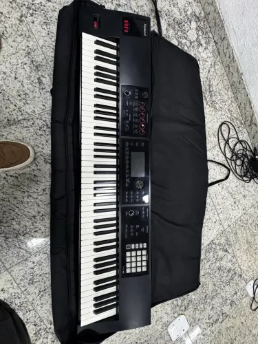 Teclado Roland FA-08 workstation 