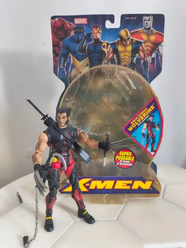 Figura Marvel Legends X-Men Classics - Ninja Strike Wolverine na embalagem, ToyBiz 2005