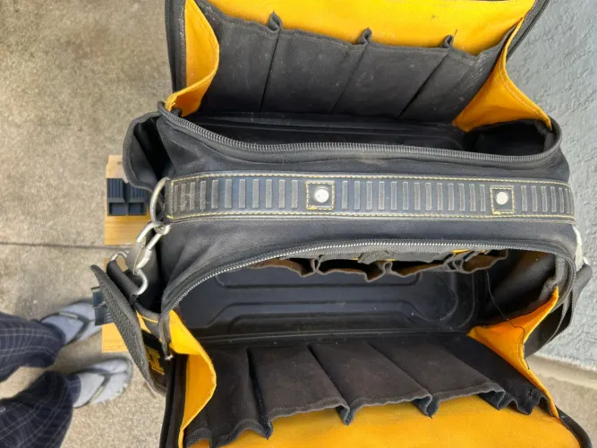 Bolsa Delwalt com bancada.