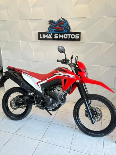 VENDO OU TROCO HONDA TORNADO 300 2025 ( LIMAS MOTOS)