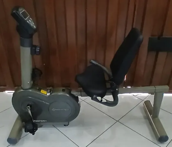 Ate 4x sem Juros - Bicicleta Ergométrica Magnética Horizontal Moviment H3 - Profissional 