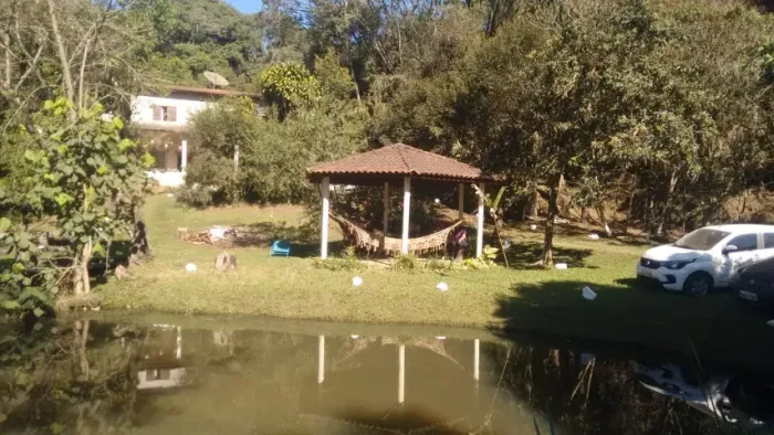 Chácara com Casa Mairiporã -2987m. 3dorm, 2banh, coz. e sala de 40m churrasq/fogão/fornon