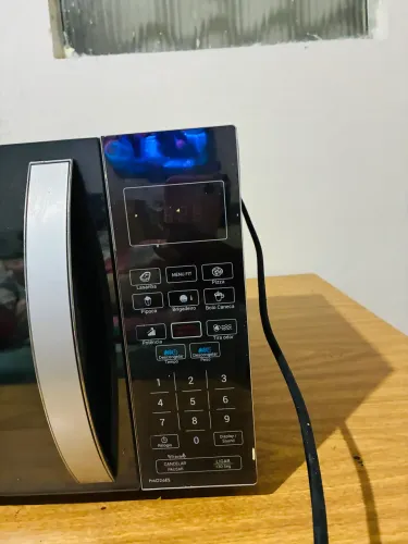 Micro-ondas Philco PMO26EB 26L - Para Conserto ou Peças