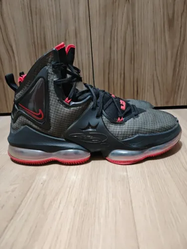 Tênis Lebron XIX 19