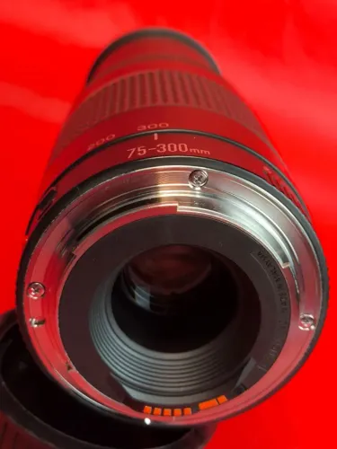CANON 75 300 