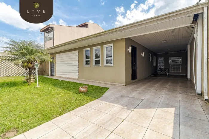 Casa Comercial em Santa Felicidade | Ideal para Investimento ou Uso Próprio.