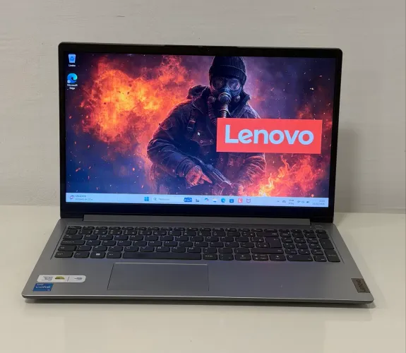Notebook Lenovo i5 12°Th Gen 8GB RAM 512 Ssd Placa de vídeo: Intel(R) Iris(R) Graphics 4Gb