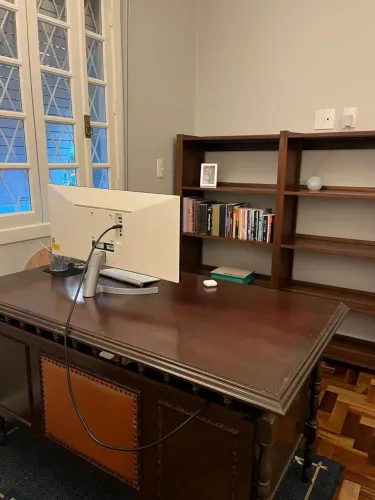 Conjunto Antigo de Gabinete e Estante em Madeira de Lei ? Mais de 100 Anos