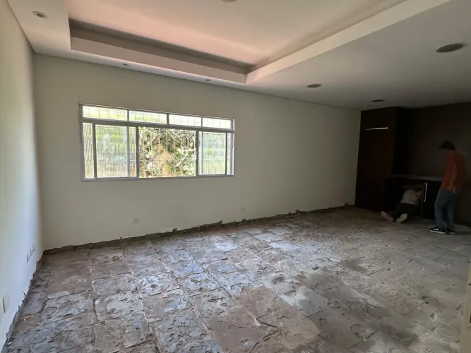 vende-se 8 janelas com vidro travas