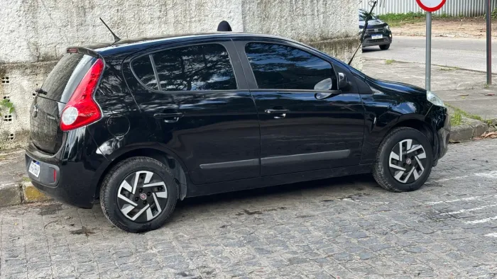 Fiat Palio Attractive 1.0 EVO Fire Flex 8V 5P 2013