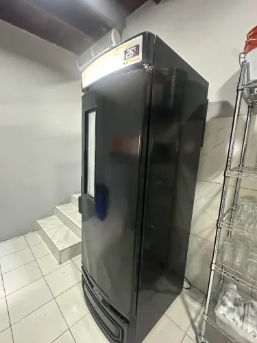 Vendo expositor refrigerado De bebidas Gelopar 